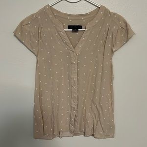 Sanctuary women’s short sleeve top. Size: XS. Color: cream